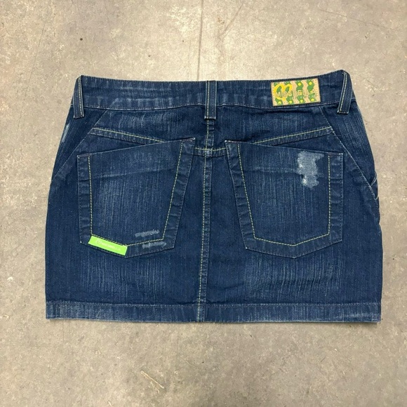 Y2K Miss Bella Distressed Paneled Mini Skirt - Picture 2 of 7